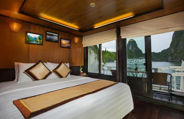 Deluxe balcony cabin on Syrena cruise